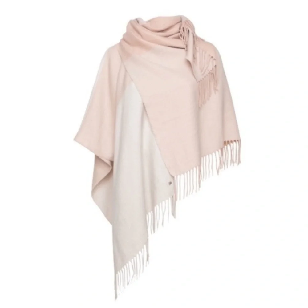 NWT Soia & Kyo Woven Scarf wit Fringe